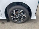安全・安心な走行のために、納車前にダイハツのクルマを知り尽くしたエキスパートが基本性能に関わる機能や状態を徹底的に点検。消耗部品の交換など法定12ヶ月点検相当の点検・整備を実施しております