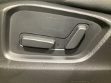 こちらのグレードは助手席にもパワーシートを装備しております!運転席同様お好みで調整が可能です!