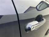 傷等が御座いますので、現車をご覧になって状態を確認をして下さい。修理をご希望の方は有償になりますが、弊社板金工場にて修理可能です!詳細はスタッフにご相談ください!