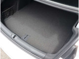 Audi正規ディーラーが高品質をお約束。高度な訓練・教育を受けたAudi専任メカニックが、100項目にもおよぶ精密な点検を実施。すべてクリアしたAudi車だけ、あなたのお手元に届けられるのです