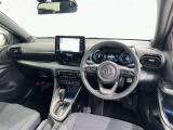 運転席まわりです。 各操作スイッチは使いやすい位置に配置されてます。