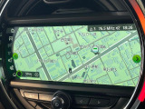 ●純正ナビ:一体感のあるナビは、高級感ある車内を演出してくれます。Bluetooth再生などオーディオ機能も充実しておりますので、運転もより楽しめます♪