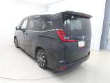 展示車はお客様のお住いの近くのネッツトヨタ石川のお店まで移動も可能です。最寄りの店舗までお気軽にご相談ください。