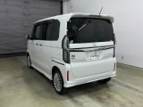 Honda SENSING装着車です。衝突を予測してブレーキをかけたり、前のクルマにちょうどいい距離で走行できる多彩な安心・快適機能を搭載した安全運転支援システムがドライバーをサポート。