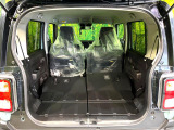 普段のお買い物や通勤、送迎等に十分な荷室スペースを確保しております。セカンドシートを倒すと、大きな荷物の積載も可能です♪
