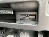 ETC車載器付きです♪高速道路をスイスイと通過!で、キャシュレス!クルマは料金所をノンストップで通過することができます☆