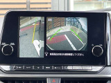 左前タイヤ付近の映像でドライバーの死角を補助。発進低速時の障害物、溝等の確認が出来ます。