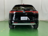 後席の窓には外から車内が見えにくくなるプライバシーガラスを採用。周りを気にせずリラックスして過ごせます