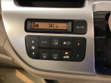 オートエアコンでオールシーズン快適に過ごせます。