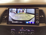 リアカメラ付きで車庫入れも安心。