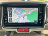 日産純正メモリーナビ(MJ321D-W)装備、NissanConnectサービス対応、オペレーター通話や音声対話検索、スマホアプリと連動などに対応した高機能ナビ。無料地図更新付きです。