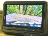 【バックカメラ】駐車時に後方がリアルタイム映像で確認できます。大型商業施設や立体駐車場での駐車時や、夜間のバック時に大活躍!運転スキルに関わらず、今や必須となった装備のひとつです!