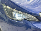 ●LEDヘッドライト:夜間走行時も良好な視界を確保し安心して運転できる高輝度LEDヘッドライトを装備!点灯速度が早く、消費電力も抑えられています。