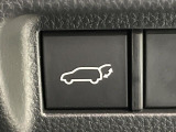 【パワーバックドア】スマートキーや運転席のボタンを押すだけでリアゲートが自動で開閉します!荷物を持っている時や、高い位置にあるバックドアを閉める際に便利な機能です♪