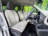 運転席シート廻りは使用感も少なく、良好な状態となっています。丁寧に使われていたことがよくわかりますね。