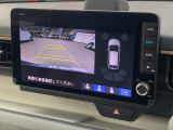 ■バックカメラ■ガイドラインが表示されるので、バック駐車が苦手な方でも安心です!ギアをリバースに入れれば自動的に切り換わりますので、面倒な操作も不要です♪狭い駐車場もお車を傷つけず安心ですね!