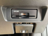 ETCならこんな利点が!!1. キャッシュレスシステムで、現金などを用意する必要無し!2. 料金所をノンストップで通過できます。