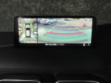 狭い場所での駐車やすれ違いなどでより的確な運転操作に役立つ360&deg;ビューモニターが装備されています。