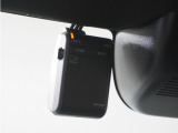 ◆ドライブレコーダー◆映像・音声などを記録する自動車用の装置です。 もしもの事故の際の記録はもちろん、旅行の際の思い出としてドライブの映像を楽しむことができます。