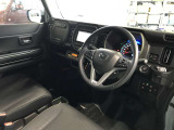 運転席に座ると、前方が見やすくて運転し易そうな印象です♪