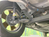 お車を安心してお乗りいただく為には、足回りの定期点検が欠かせません。サービスサポート(有償保証)では無料点検もご提供しており、安心のカーライフをお過ごしいただけるサポート体制が整っています。