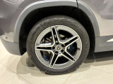 車両は屋内展示しておりますので天候に関係なくごゆっくりコンディションご確認頂けます。車両を倉庫へ保管している場合が御座いますのでご来店前に在庫確認頂けると幸いです。TEL072-784-8800
