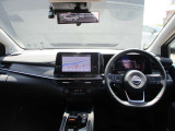 ノートオーラの運転席廻りになります。