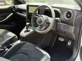 ナビが運転席側に向いていて走行中なども見やすくなってます。