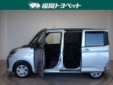 両側スライドドアを採用しています、助手席側は電動式で運転席から開閉できます。(運転席側は手動式です。)