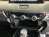 運転席/助手席シートヒーターで寒い日もすぐに温かくなり快適に過ごせます。3段階の温度調整が可能です