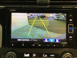 後方確認はお任せ! リアカメラ装備でバック駐車をサポートします。