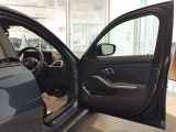 BMWプレミアムセレクション前橋では、高年式低走行モデルからMモデル、年式が経ちなかなかディーラーでは見かけないモデルまで幅広いラインナップで認定中古車を取り扱っております。品質に自信があります。