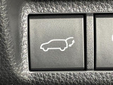 【パワーバックドア】荷物を抱えた状態でもリアゲートの開閉が可能です!お買い物時やアウトドアの際に役立ちますね。