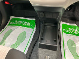 中古車をお選びいただく際に気になる走行距離や修復歴などに加えてキズ・凹みの有無・状態や消耗品の交換、今までの整備状況が &ldquo;ダイハツ認定中古車カルテ&rdquo;でわかります。
