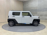 全車1年間の走行距離無制限のロングラン保証付きです。また、さらに安心をお求めの方には1年〜2年の保証延長ができる「ロングラン&alpha;保証」(有償)もお選びいただけます。