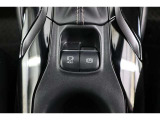 ■電動パーキングブレーキ■電動でパーキングブレーキをかけたり、解除してくれます!パーキングブレーキのかけ忘れ等が防げます♪オートモードとマニュアルモードが切り替えられます!