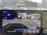 【バックカメラ(3モード)】視点を切り替えて後方を確認でき、駐車や車庫入れも安心です。