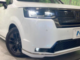 【LEDヘッドライト】悪天候や夜間走行時も良好な視界を確保し安心して運転できる高輝度LEDヘッドライトを装備!点灯速度が早く、消費電力も抑えられています。