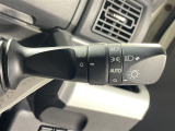 【オートライト(AUTO)】外の明るさをシステムが感知して、自動でヘッドライトが点灯します!ヘッドライトをつけ忘れを防ぐ便利機能です。
