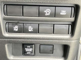 運転席から両側電動スライドドアの開閉ができます