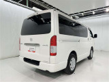 後ろから見ると車の印象も変わりますね♪