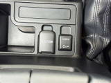 【アクセサリーソケット】車内で様々な電気製品を利用できます。
