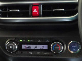 車内を快適に、オートエアコンを装備しています。