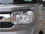【ヘッドライト】省電力で長寿命の明るく運転しやすいLEDヘッドランプです。明るく照らすので暗い夜道からお客様を守ってくれます。お近くのスズキ自販島根までお越しください。