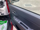 安全安心な走行のために、納車前には小さなクルマを知り尽くしたエキスパートが基本性能に関わる機能や状態を徹底的に点検しています。