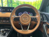 【純正革巻きステアリング】上質な革を使用することで、手にしっかり馴染みとても運転しやすいハンドルです♪