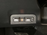 ハンドルの左下にETCがついています。高速道路の料金所の通過も楽々です。カードの取り出しもしやすい場所についています。