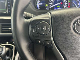 運転中、オーディオの操作をしてて、ハッとしたことはありませんか?ステアリングスイッチは、運転中でもハンドルでオーディオの操作が可能です。安全なドライブをサポートします。