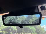 【デジタルインナーミラー】後席の大きな荷物や同乗者で後方が確認しづらい時でも安心!カメラが撮影した車両後方の映像をルームミラー内に表示。クリアな視界で状況の確認が可能です!