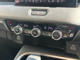 フルオートエアコン、運転席助手席シートヒーター、USBジャック